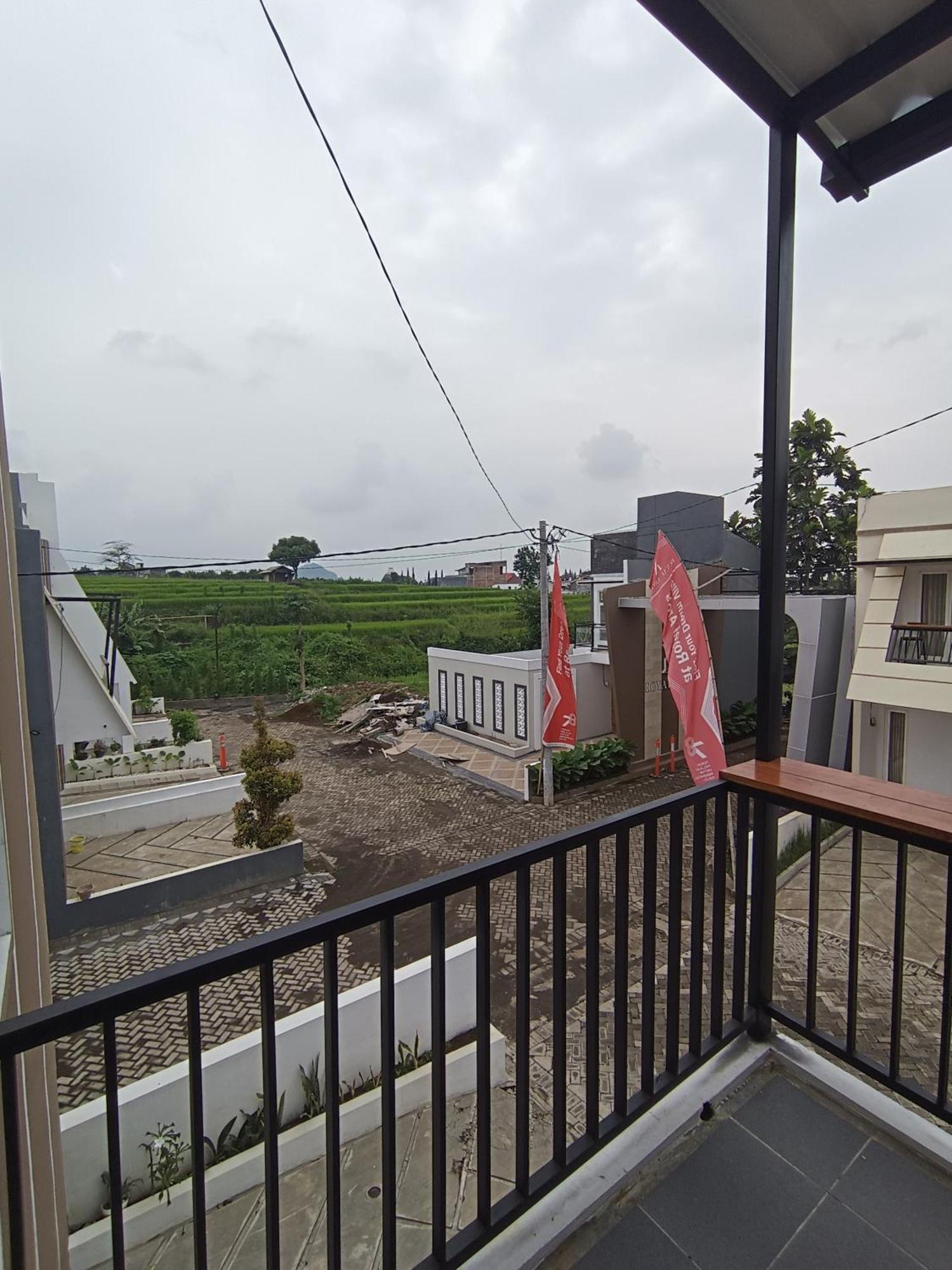 Villa Royal Arois Syariah Dekat Jatim Park 3 Tlekung Luaran gambar